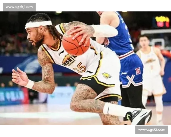 莫兰德重返辽宁！25 号战袍亮相，内线补强剑指四连冠